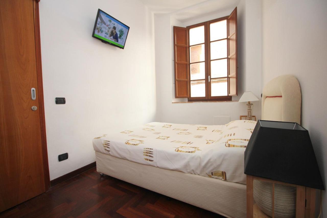 Logge Del Papa Apartment Siena Exterior foto